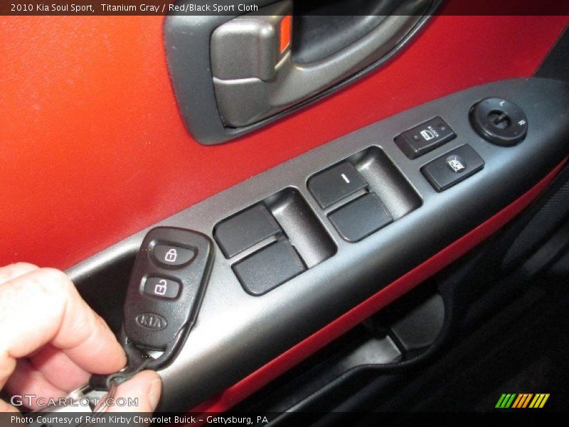 Titanium Gray / Red/Black Sport Cloth 2010 Kia Soul Sport