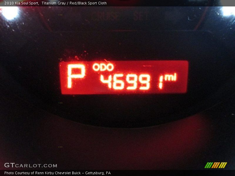 Titanium Gray / Red/Black Sport Cloth 2010 Kia Soul Sport