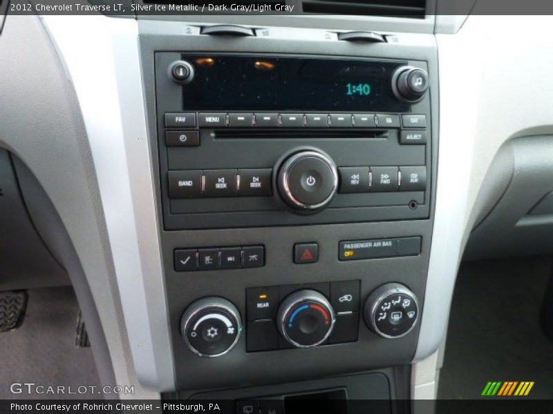 Silver Ice Metallic / Dark Gray/Light Gray 2012 Chevrolet Traverse LT