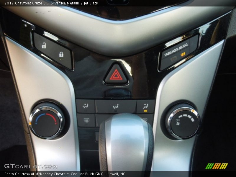 Silver Ice Metallic / Jet Black 2012 Chevrolet Cruze LT