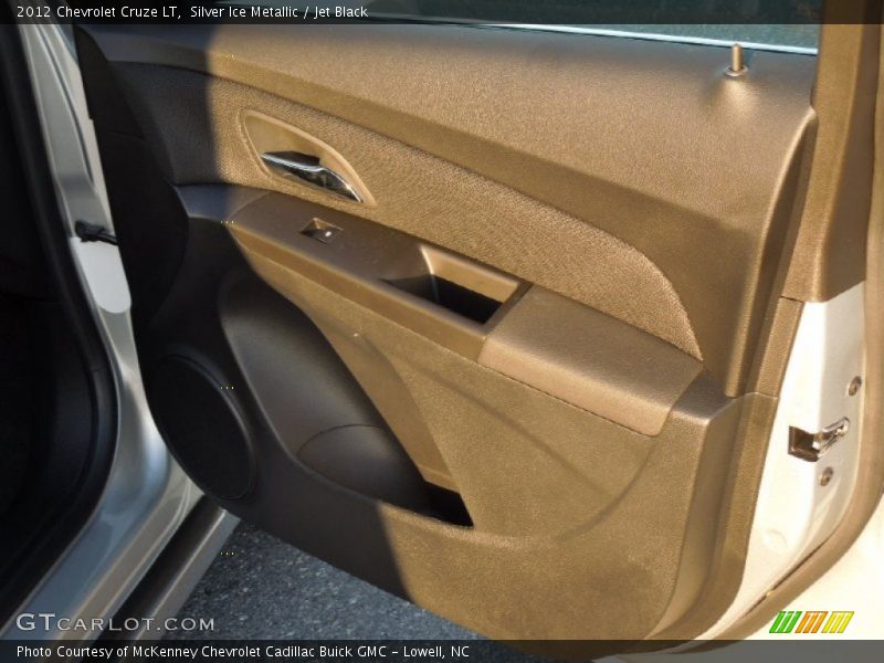 Silver Ice Metallic / Jet Black 2012 Chevrolet Cruze LT