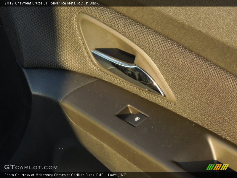 Silver Ice Metallic / Jet Black 2012 Chevrolet Cruze LT