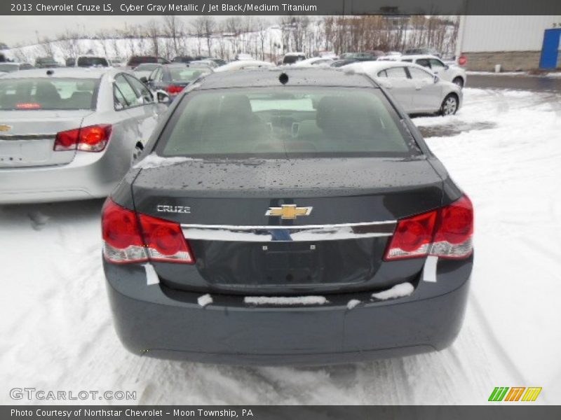 Cyber Gray Metallic / Jet Black/Medium Titanium 2013 Chevrolet Cruze LS