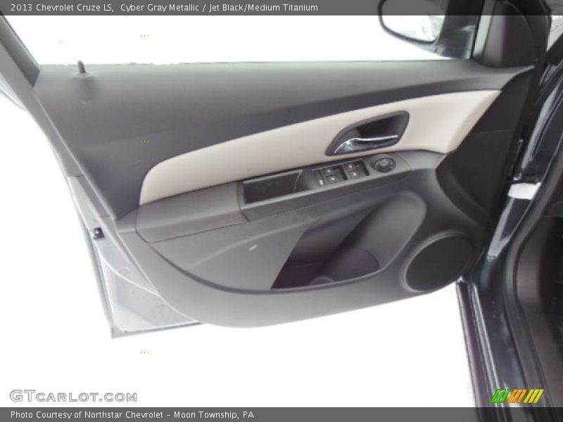 Cyber Gray Metallic / Jet Black/Medium Titanium 2013 Chevrolet Cruze LS