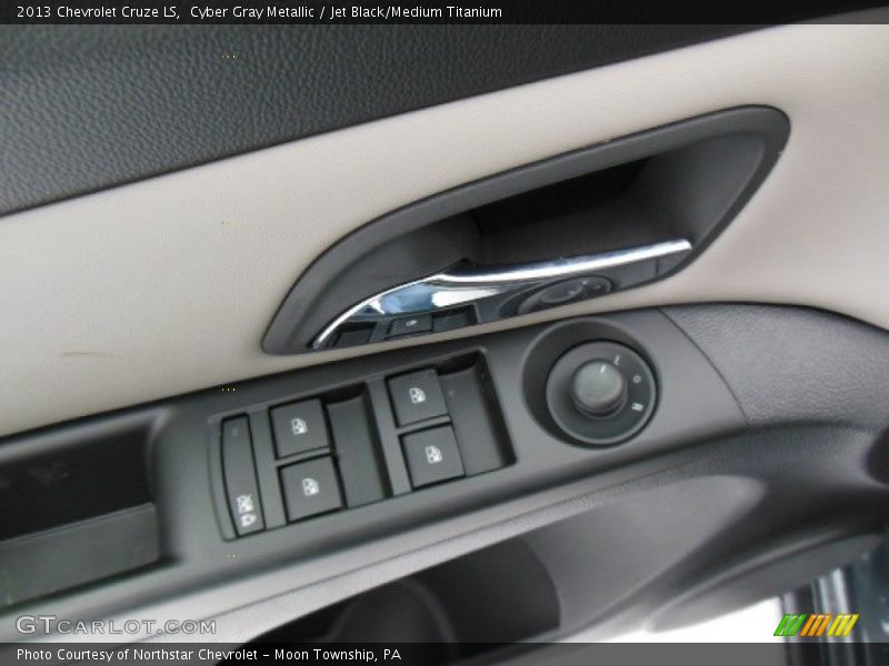 Cyber Gray Metallic / Jet Black/Medium Titanium 2013 Chevrolet Cruze LS