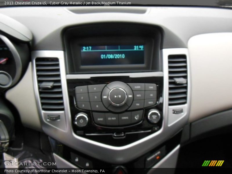 Cyber Gray Metallic / Jet Black/Medium Titanium 2013 Chevrolet Cruze LS