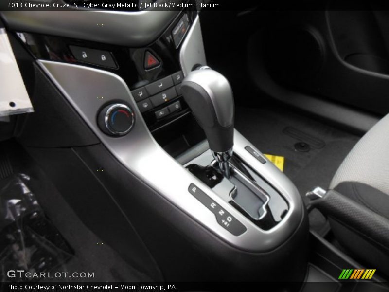 Cyber Gray Metallic / Jet Black/Medium Titanium 2013 Chevrolet Cruze LS