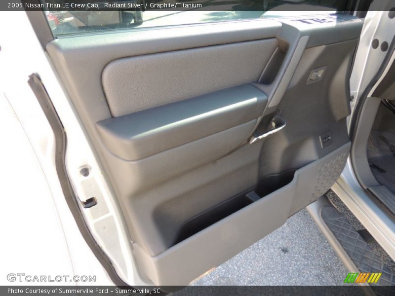 Radiant Silver / Graphite/Titanium 2005 Nissan Titan LE Crew Cab