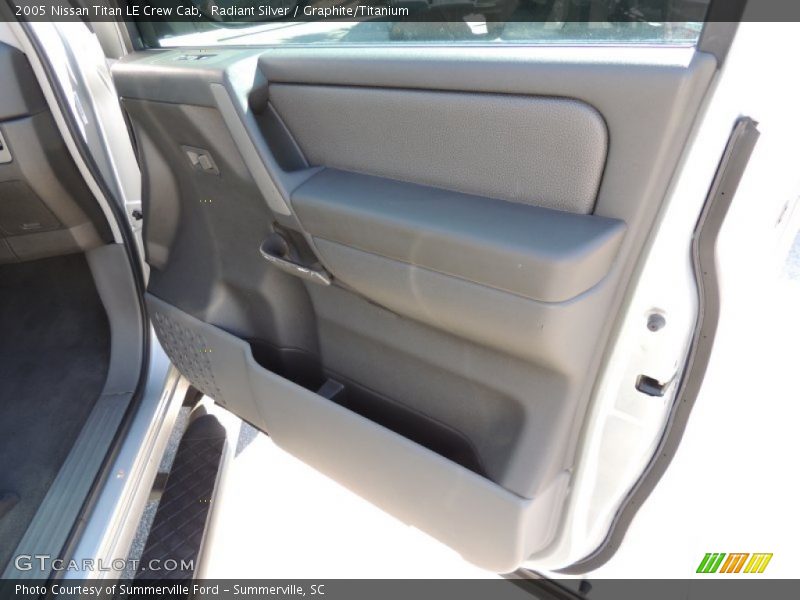 Radiant Silver / Graphite/Titanium 2005 Nissan Titan LE Crew Cab