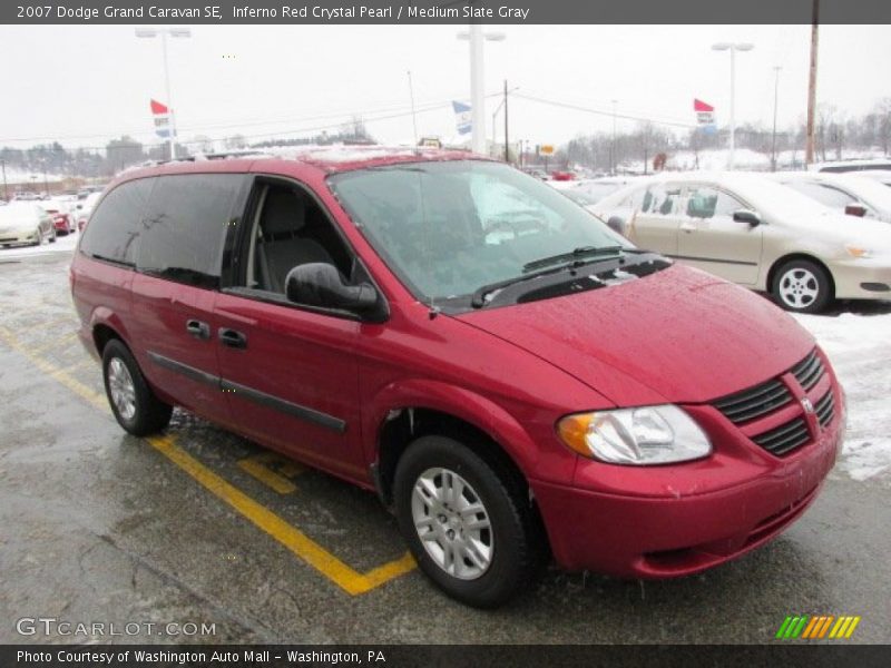 Front 3/4 View of 2007 Grand Caravan SE