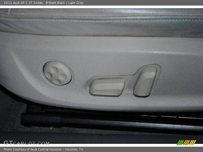 Brilliant Black / Light Gray 2011 Audi A4 2.0T Sedan