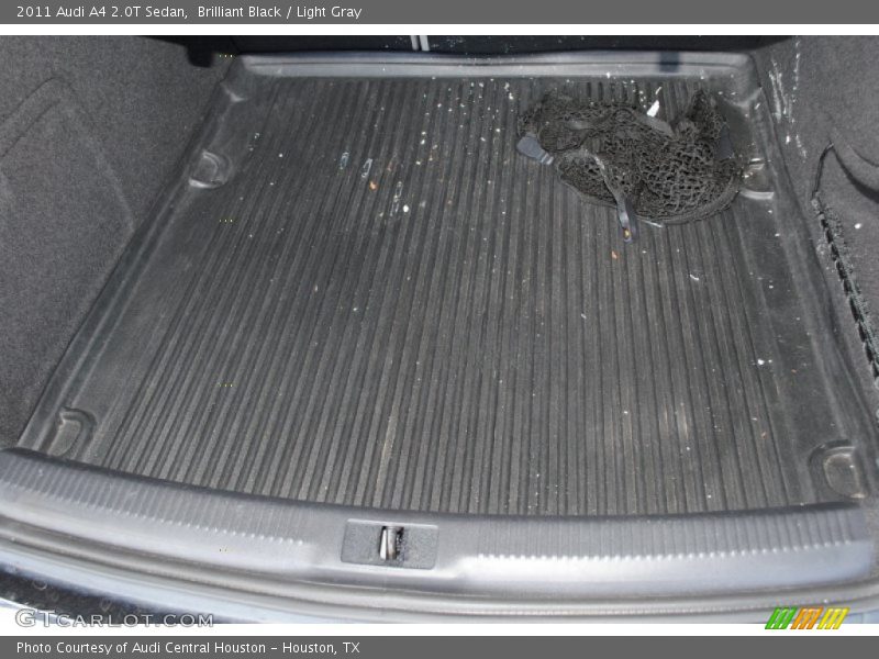 Brilliant Black / Light Gray 2011 Audi A4 2.0T Sedan