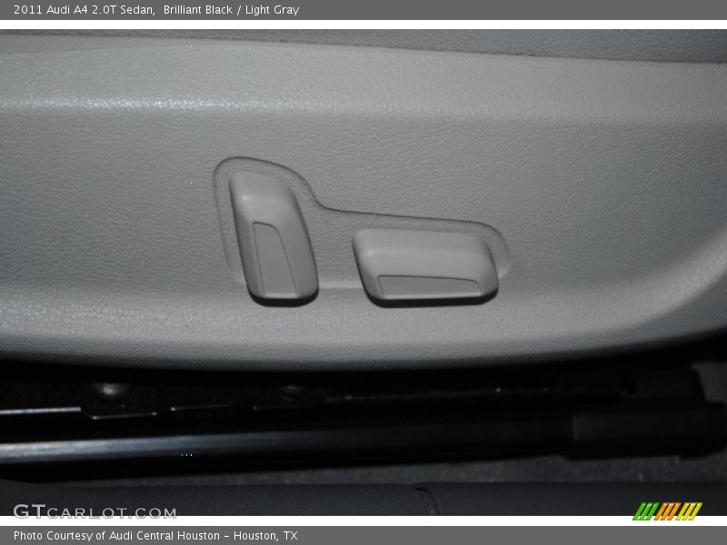 Brilliant Black / Light Gray 2011 Audi A4 2.0T Sedan