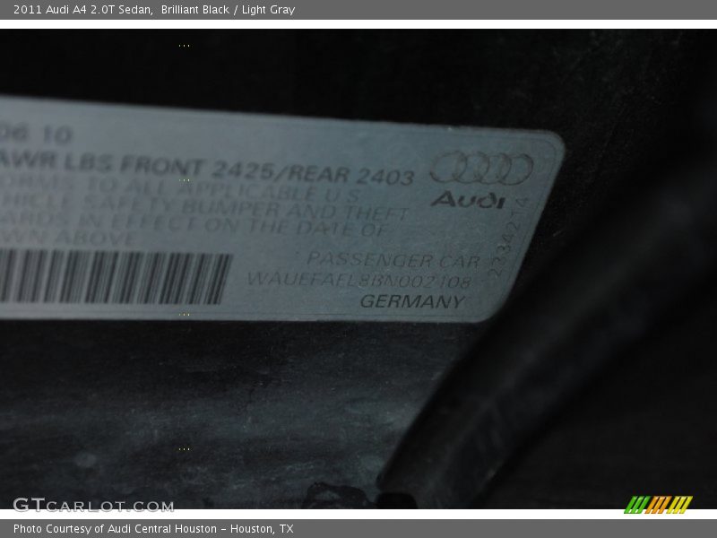 Brilliant Black / Light Gray 2011 Audi A4 2.0T Sedan
