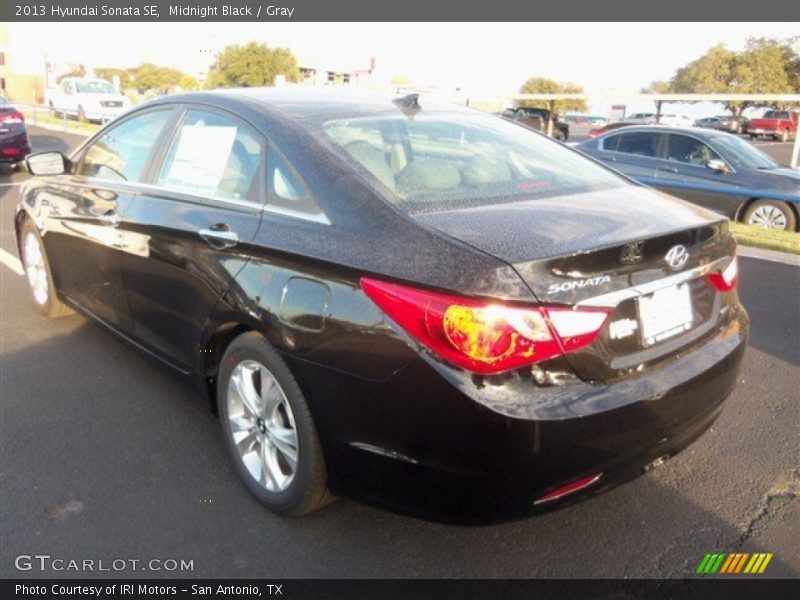 Midnight Black / Gray 2013 Hyundai Sonata SE