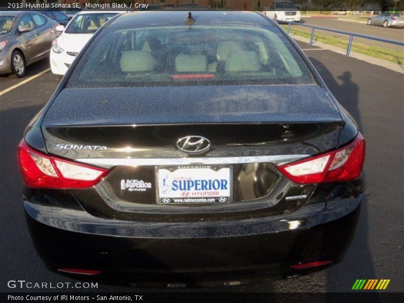 Midnight Black / Gray 2013 Hyundai Sonata SE