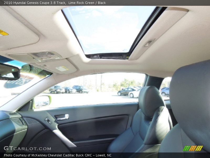 Sunroof of 2010 Genesis Coupe 3.8 Track