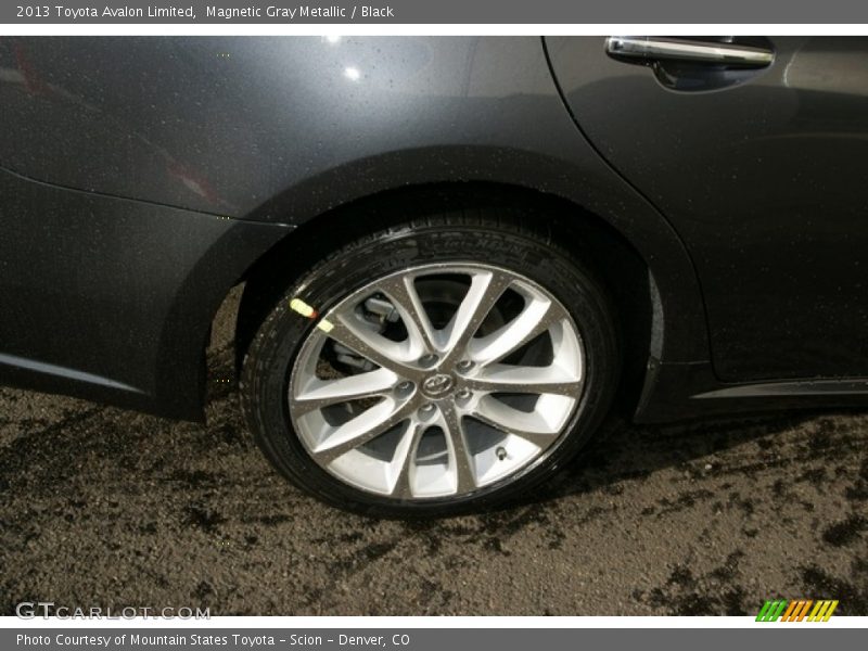 Magnetic Gray Metallic / Black 2013 Toyota Avalon Limited
