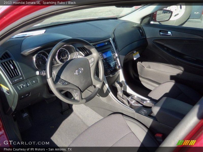 Sparkling Ruby / Black 2013 Hyundai Sonata SE