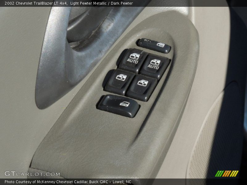 Light Pewter Metallic / Dark Pewter 2002 Chevrolet TrailBlazer LT 4x4