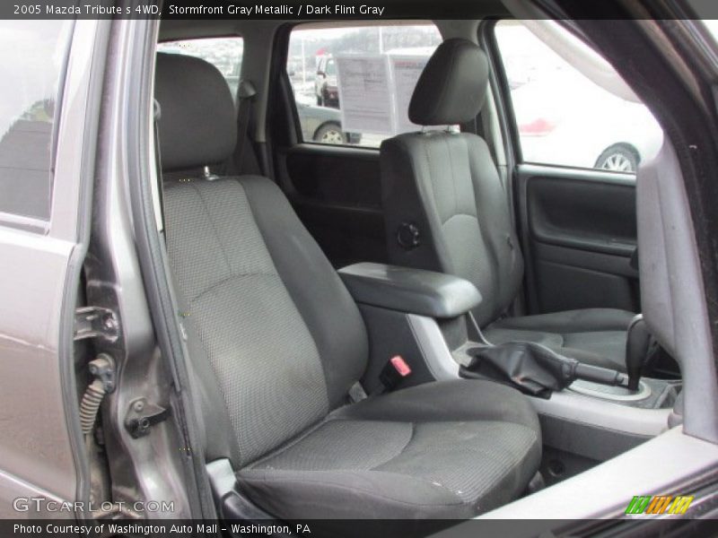 Front Seat of 2005 Tribute s 4WD