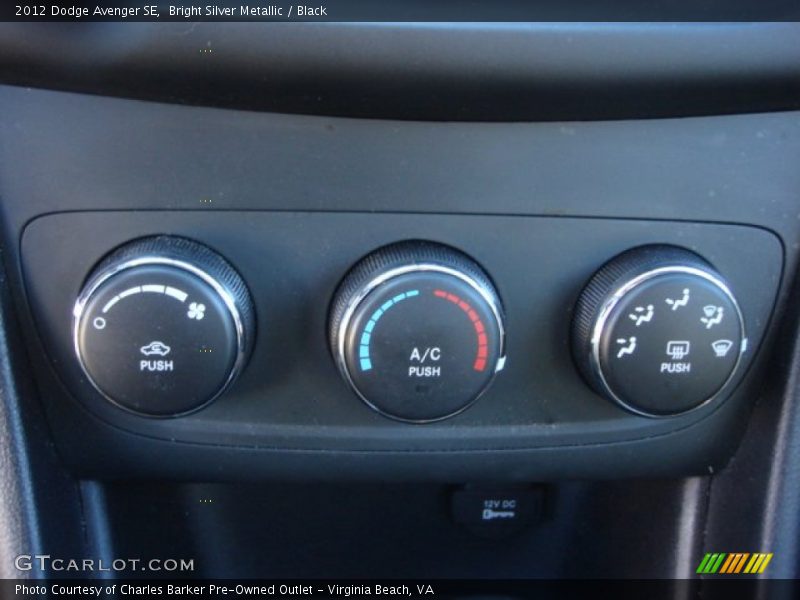 Bright Silver Metallic / Black 2012 Dodge Avenger SE