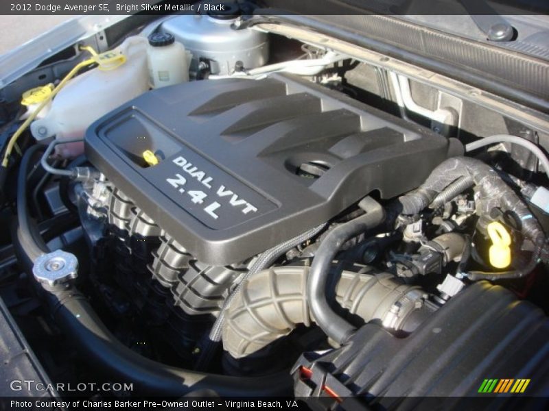 Bright Silver Metallic / Black 2012 Dodge Avenger SE