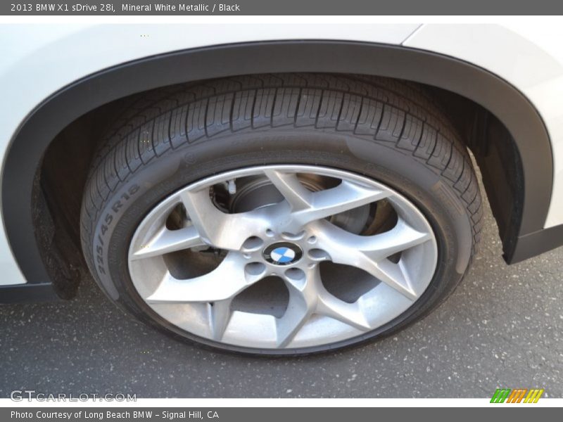Mineral White Metallic / Black 2013 BMW X1 sDrive 28i