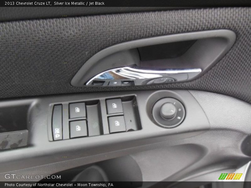 Silver Ice Metallic / Jet Black 2013 Chevrolet Cruze LT
