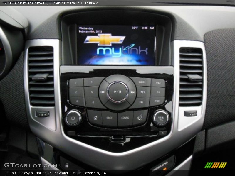 Silver Ice Metallic / Jet Black 2013 Chevrolet Cruze LT