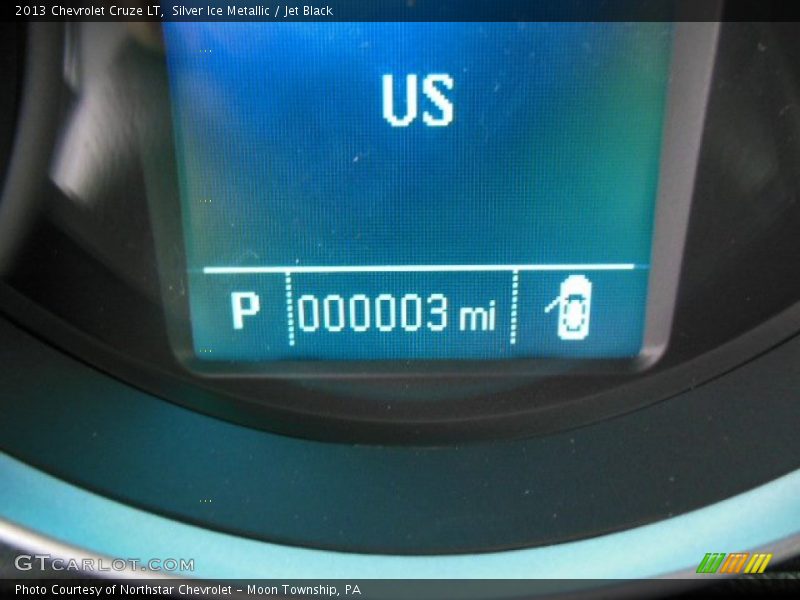 Silver Ice Metallic / Jet Black 2013 Chevrolet Cruze LT