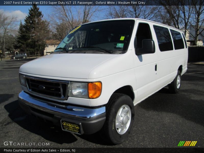 Front 3/4 View of 2007 E Series Van E350 Super Duty XLT 15 Passenger