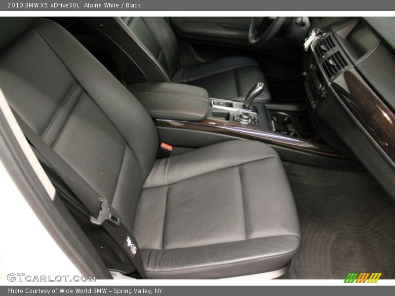 Alpine White / Black 2010 BMW X5 xDrive30i