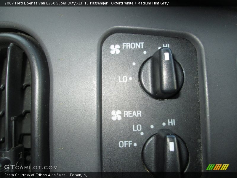 Controls of 2007 E Series Van E350 Super Duty XLT 15 Passenger