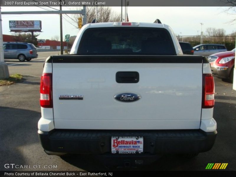 Oxford White / Camel 2007 Ford Explorer Sport Trac XLT