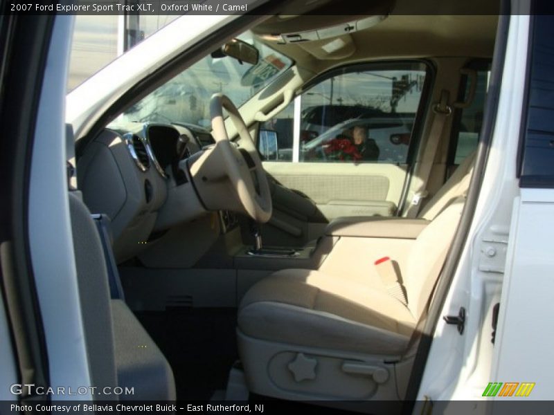 Oxford White / Camel 2007 Ford Explorer Sport Trac XLT