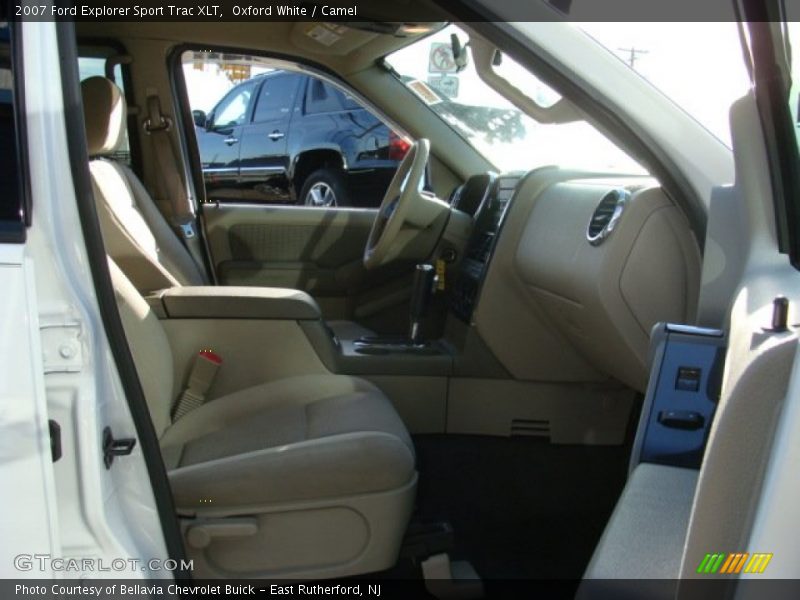 Oxford White / Camel 2007 Ford Explorer Sport Trac XLT