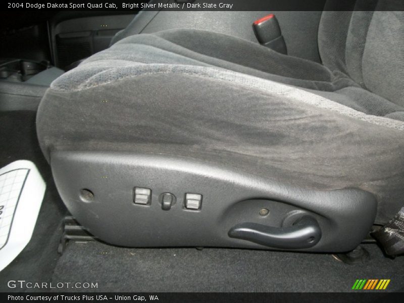 Bright Silver Metallic / Dark Slate Gray 2004 Dodge Dakota Sport Quad Cab