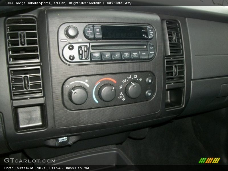 Bright Silver Metallic / Dark Slate Gray 2004 Dodge Dakota Sport Quad Cab