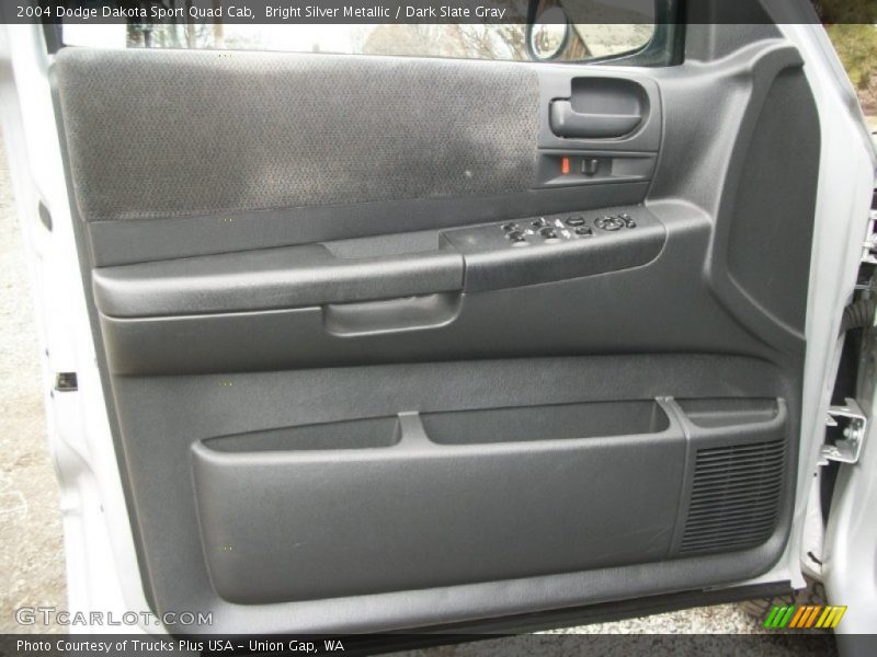 Door Panel of 2004 Dakota Sport Quad Cab