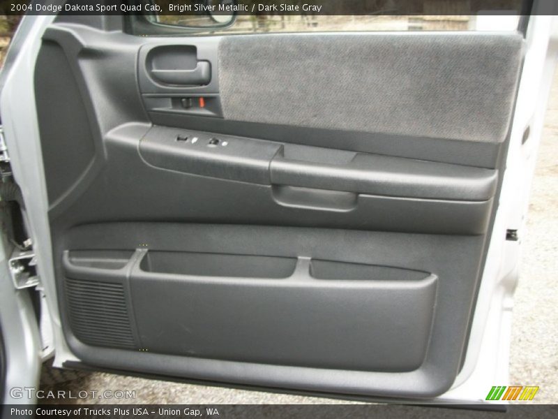 Door Panel of 2004 Dakota Sport Quad Cab