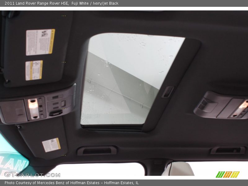 Fuji White / Ivory/Jet Black 2011 Land Rover Range Rover HSE
