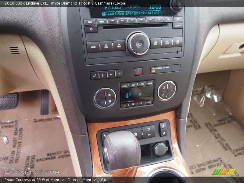 White Diamond Tricoat / Cashmere/Cocoa 2010 Buick Enclave CXL