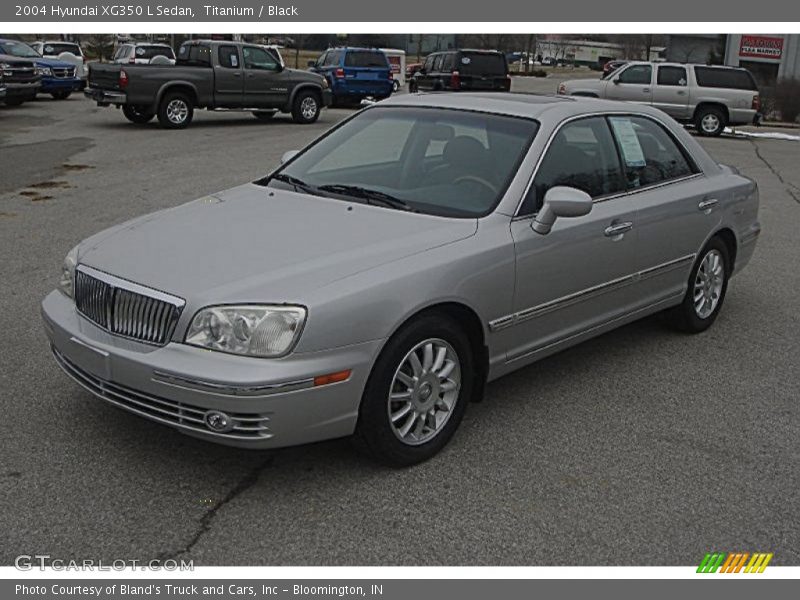 Front 3/4 View of 2004 XG350 L Sedan