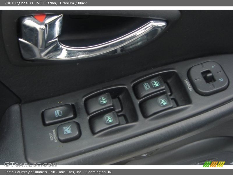 Titanium / Black 2004 Hyundai XG350 L Sedan