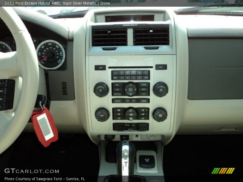 Controls of 2011 Escape Hybrid 4WD