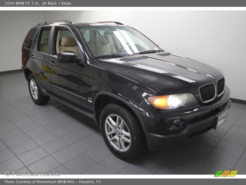 Front 3/4 View of 2004 X5 3.0i