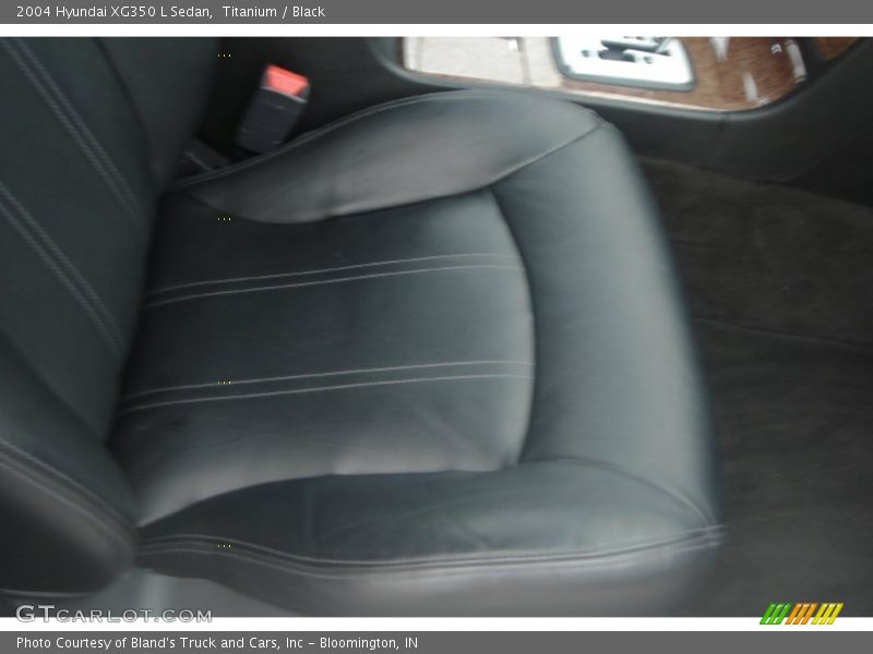 Titanium / Black 2004 Hyundai XG350 L Sedan