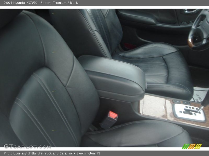 Titanium / Black 2004 Hyundai XG350 L Sedan