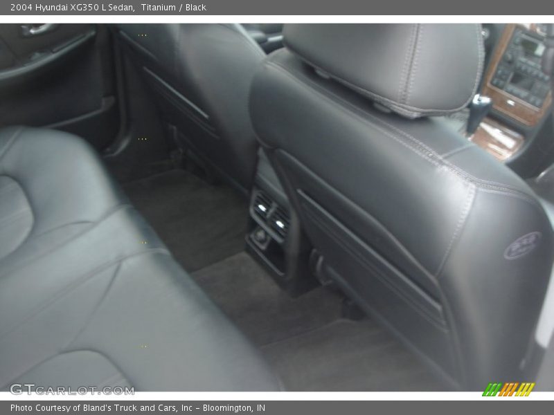 Titanium / Black 2004 Hyundai XG350 L Sedan
